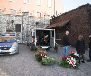 Marta Kaczyńska w ciąży na rocznicy smoleńskiej z ukochanym