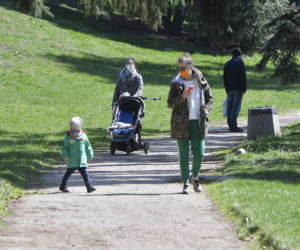 Rozluźnienie w Warszawie. Otwarte Parki i bulwary