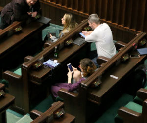  Posłanka Lewicy karmi dziecko piersią w Sejmie