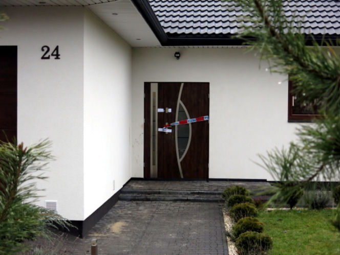 MORDOWALI RODZICÓW NA ZMIANE