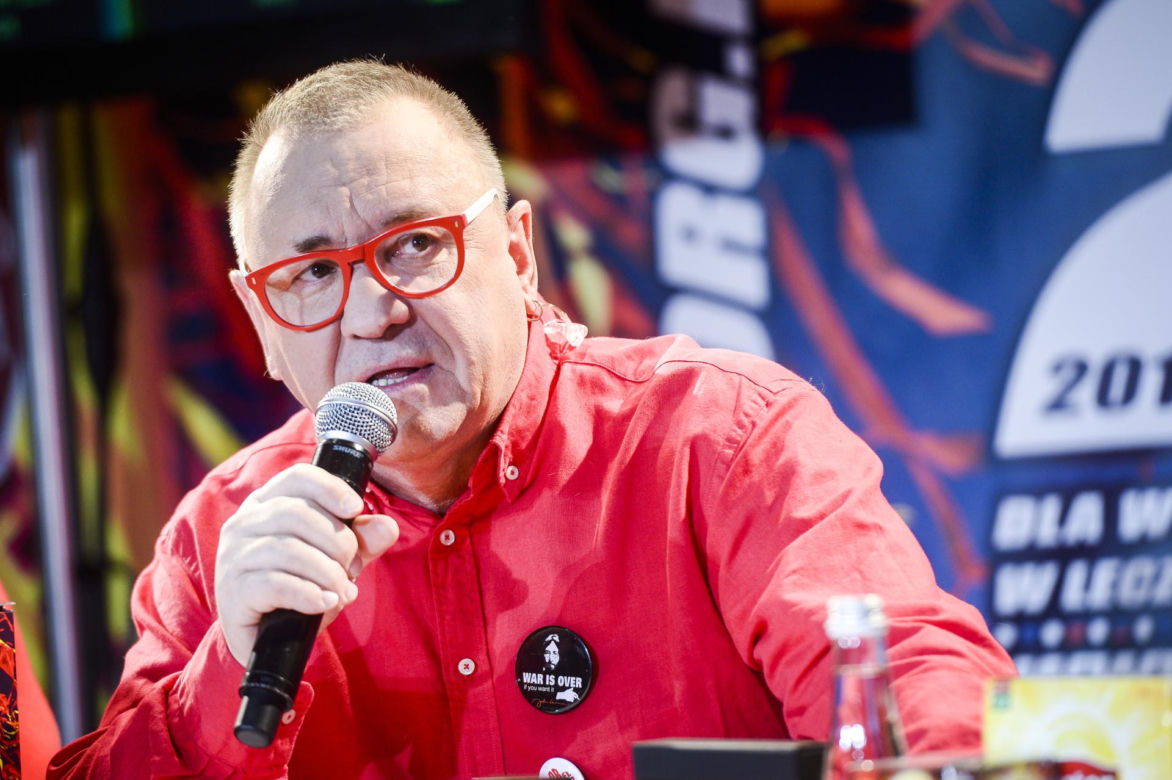 Jerzy Owsiak na przestrzeni lat. Tak zmieniał się jego charakterystyczny wizerunek