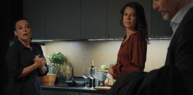 M jak miłość odc. 1922. Magda (Anna Mucha), Paulina Lipska (Maria Wieczorek), Andrzej Budzyński (Krystian Wieczorek)