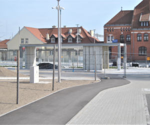 Remont przed dworcem PKP w Iławie - marzec 2020