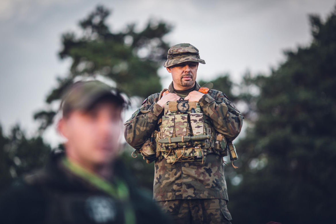 6 Batalion Powietrznodesantowy z Gliwic na ćwiczeniach na Pustyni Błędowskiej