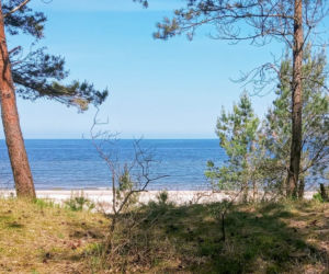Rowerzyści kontra naturyści. Słynna naga plaża przestanie istnieć?