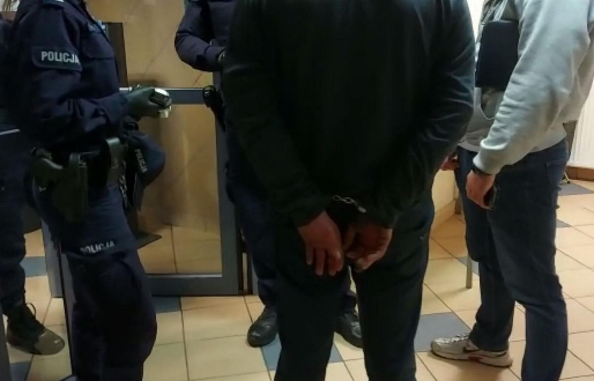 W biały dzień splądrowali mieszkanie w Otwocku! Trudno uwierzyć, co stamtąd zabrali