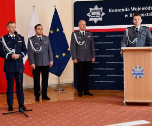 Podlaska policja ma nowych funkcjonariuszy. 12 mundurowych złożyło ślubowanie [ZDJĘCIA]