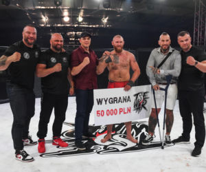 Krew lała się na pierwszej toruńskiej gali walk na gołe pięści 