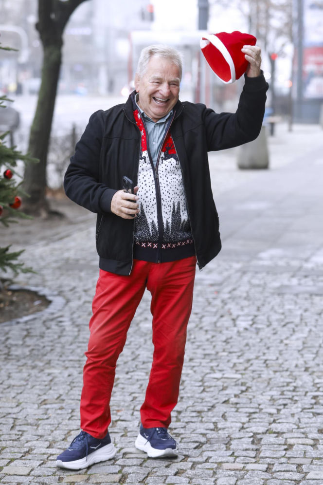 Sportowcy i aktorzy pod siedzibą TVN