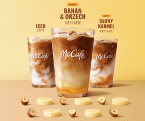 Nowy smak kawy mrożonej - bo Banan & Orzech Iced Latte to wybór idealny na ciepłe dni!