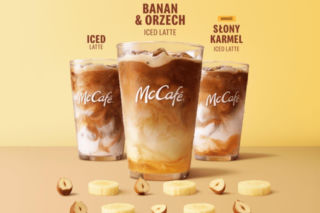 Nowy smak kawy mrożonej - bo Banan & Orzech Iced Latte to wybór idealny na ciepłe dni!