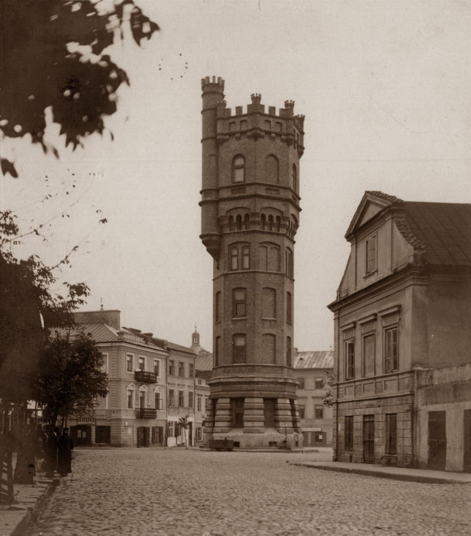 Plac Wolności i jego okolice 100 lat temu oraz w 2024 roku