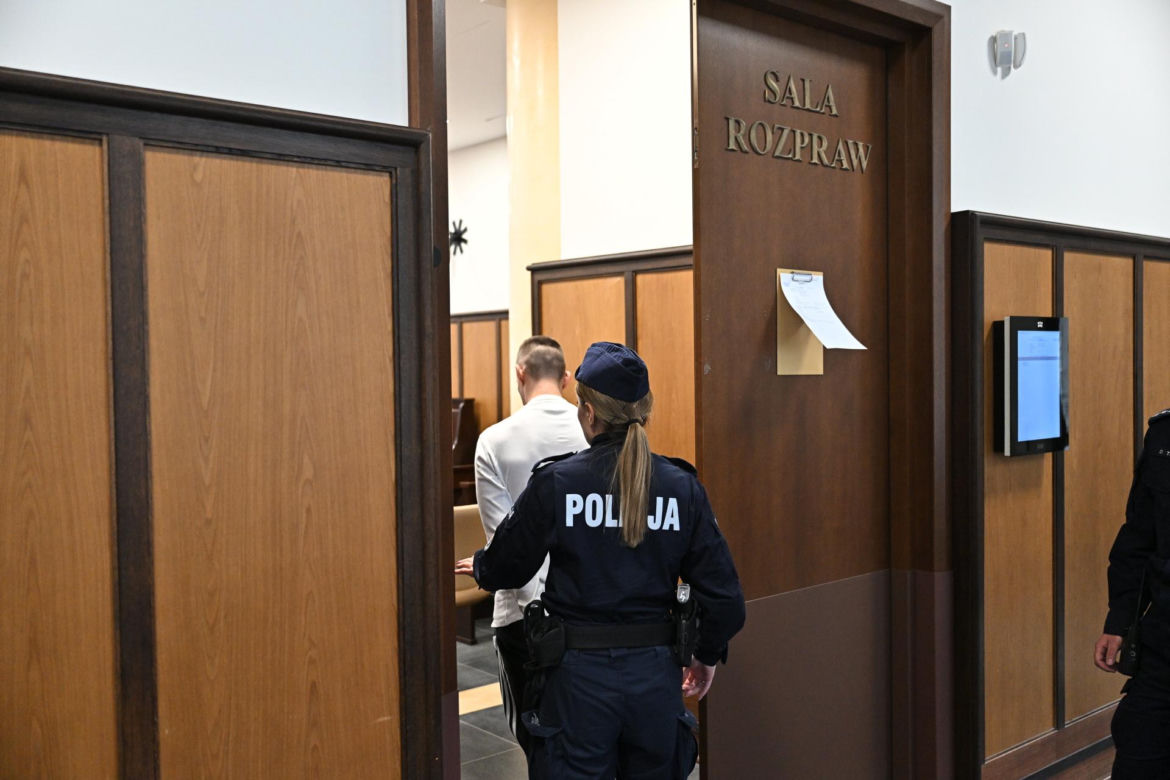 „Nie pamiętam czy dusiłem mamę i atakowałem ją nożem”. Zabił matkę, a potem babcię? Wstrząsające ustalenia