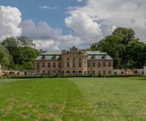 To najciekawsze miasto w województwie śląskim. Leży na ziemiach Małopolski i zachwyca zabytkowym pałacem