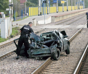 Pociąg zmiażdżył clio