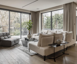 Wnętrza inspirowane Kolorem Roku 2026 Pantone Cloud Dancer