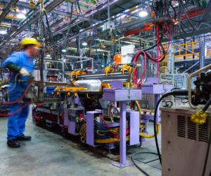 Metoda 5S w praktyce – jak zwiększyć wydajność w zakładzie produkcyjnym?