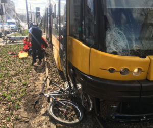 Potrącenie rowerzysty przez tramwaj na Puławskiej