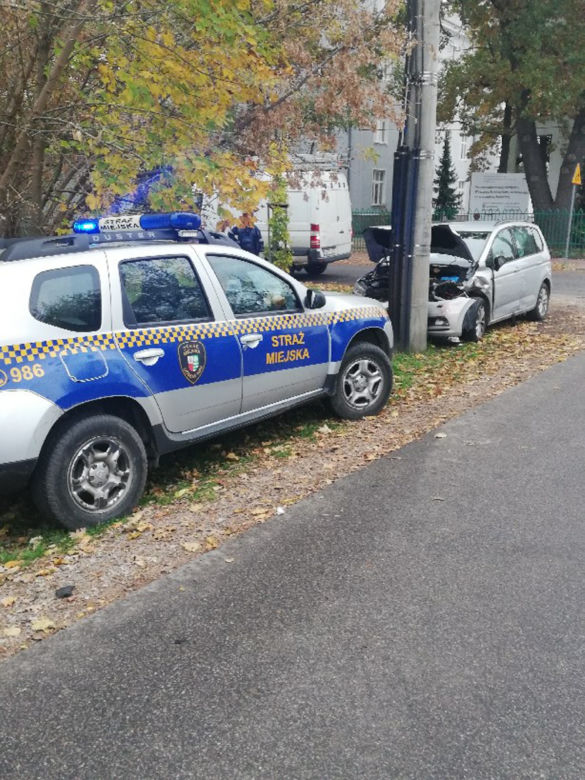 Pijany ksiądz rozbił się na latarni 