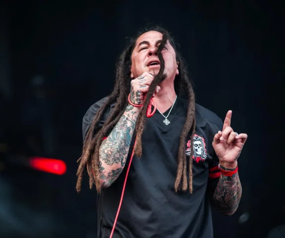 Sonny Sandoval (P.O.D.) dla Eski Rock: „Nigdy się nie sprzedaliśmy, nigdy nie poszliśmy na kompromis, i to jest dla mnie najważniejsze”. Lider legendarnej formacji krytycznie o współczesnej scenie metalowej