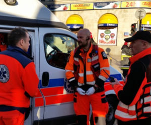 Warszawa zablokowana! Czołowe zderzenie tramwajów na skrzyżowaniu Solidarności i Jana Pawła przy kinie Femina