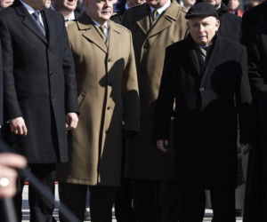 Rocznica katastrofy smoleńskiej. Prezydent Nawrocki uczcił pamięć zmarłych