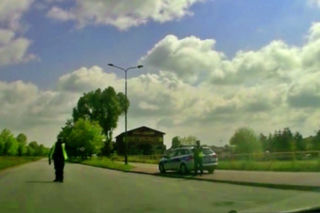 Sam nagrał swoją ucieczkę przed policją. Film z wideorejestratora jest dowodem w sprawie - WIDEO