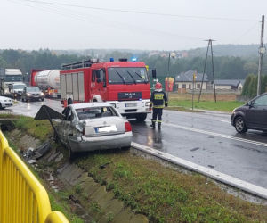 Wypadek koło Lubieni. Zderzyły się trzy auta, są poszkodowani