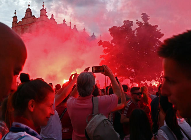 Tłumy kibiców na fecie Wisły Kraków po awansie do Ekstraklasy. Znajdź się na zdjęciach!