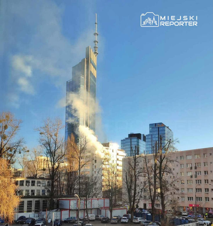 Potężny wybuch w centrum Warszawy. Kłęby dymu przy wieżowcach