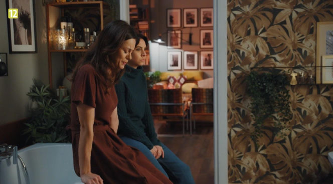 M jak miłość. Kasia (Paulina Lasota), Aneta (Ilona Janyst)