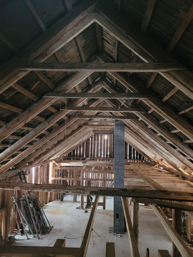 Remont chyży łemkowskiej w Hańczowej