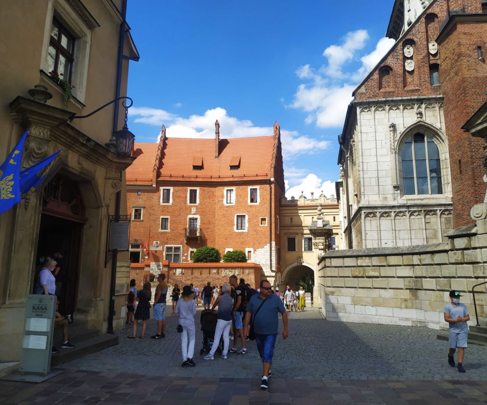 Wawel dziękuje pracownikom służby zdrowia za walkę z pandemią warsztatami dla ich dzieci