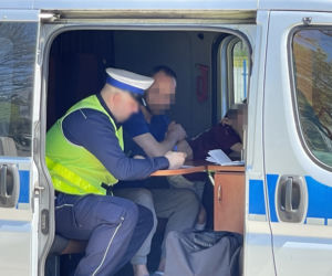 Pijany wiózł 8-letnią córeczkę. Mężczyzna wjechał w tył innego auta 
