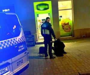 39-latek wpadł w szał w sklepie. Groził pracownicy rurką i zaatakował mundurowych