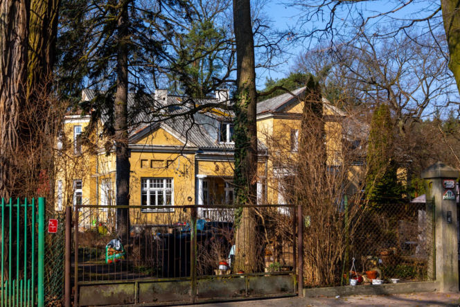 Dworek Dęby, ul. Mickiewicza, Milanówek