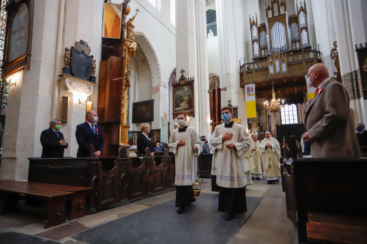 Święto Flagi i Konstytucji 3 Maja w Toruniu. Tak wyglądały w czasach pandemii koronawirusa