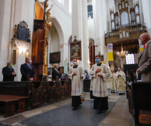 Święto Flagi i Konstytucji 3 Maja w Toruniu. Tak wyglądały w czasach pandemii koronawirusa