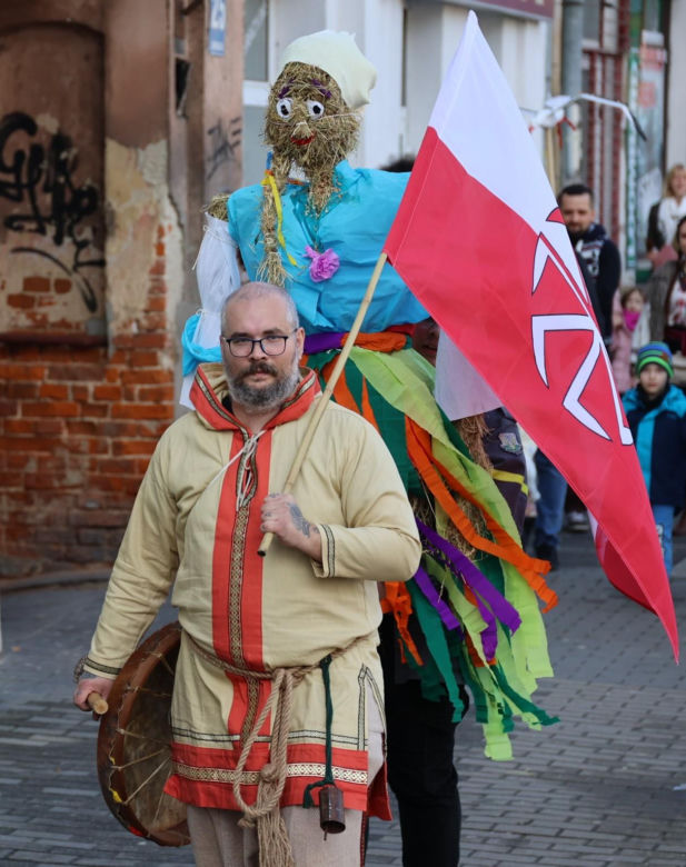 Jare Gody 2024 w Lublinie. Pożegnali zimę i przywitali wiosnę topieniem marzanny!