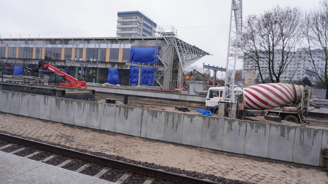Postępują prace nad konstrukcją budynku Dworca Głównego w Olsztynie. Perony niemal na ukończeniu [ZDJĘCIA]