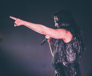 Skrupulatnie wyreżyserowany groteskowy spektakl okraszony nutą surrealizmu – Avatar zawładną Warszawą [RELACJA]