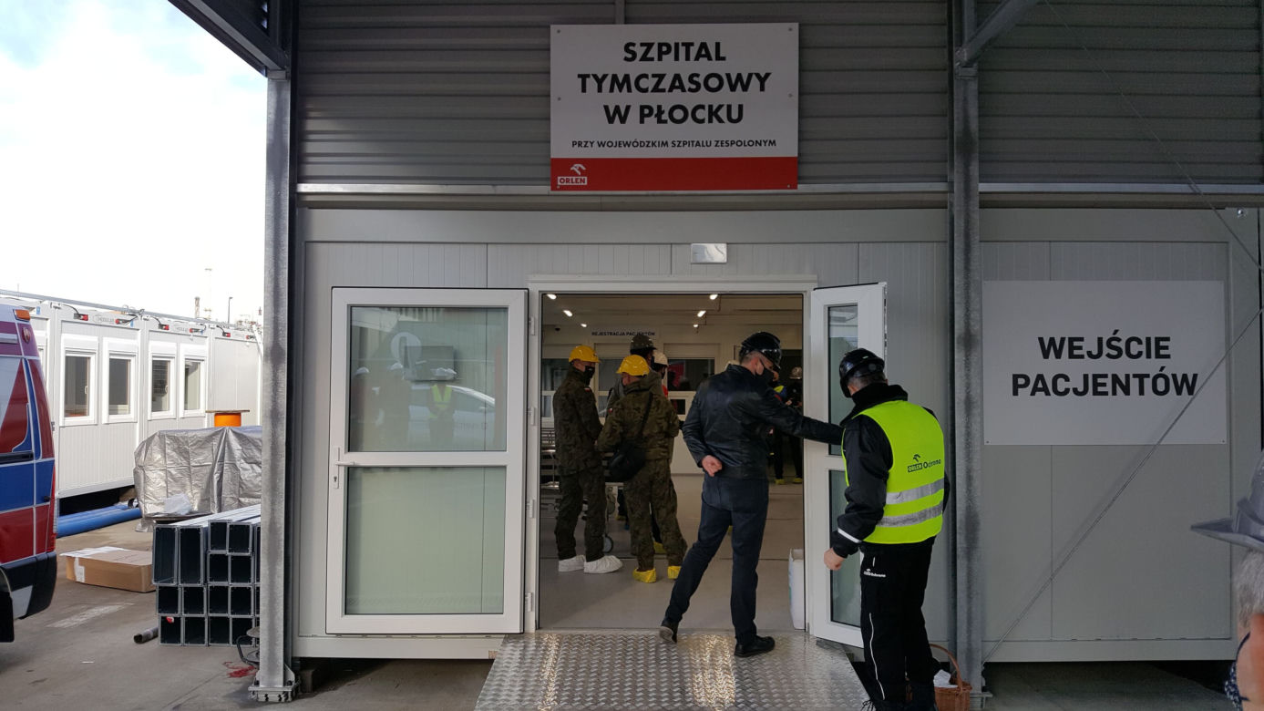 Płock. Tak wygląda szpital polowy! Prezes PKN Orlen oprowadzał dziennikarzy [ZDJĘCIA]