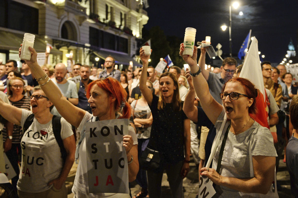 Protesty pod Pałacem Prezydenckim