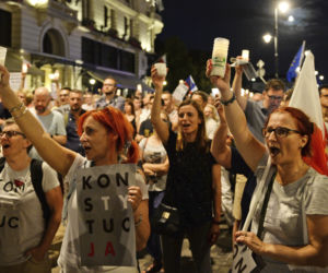 Protesty pod Pałacem Prezydenckim