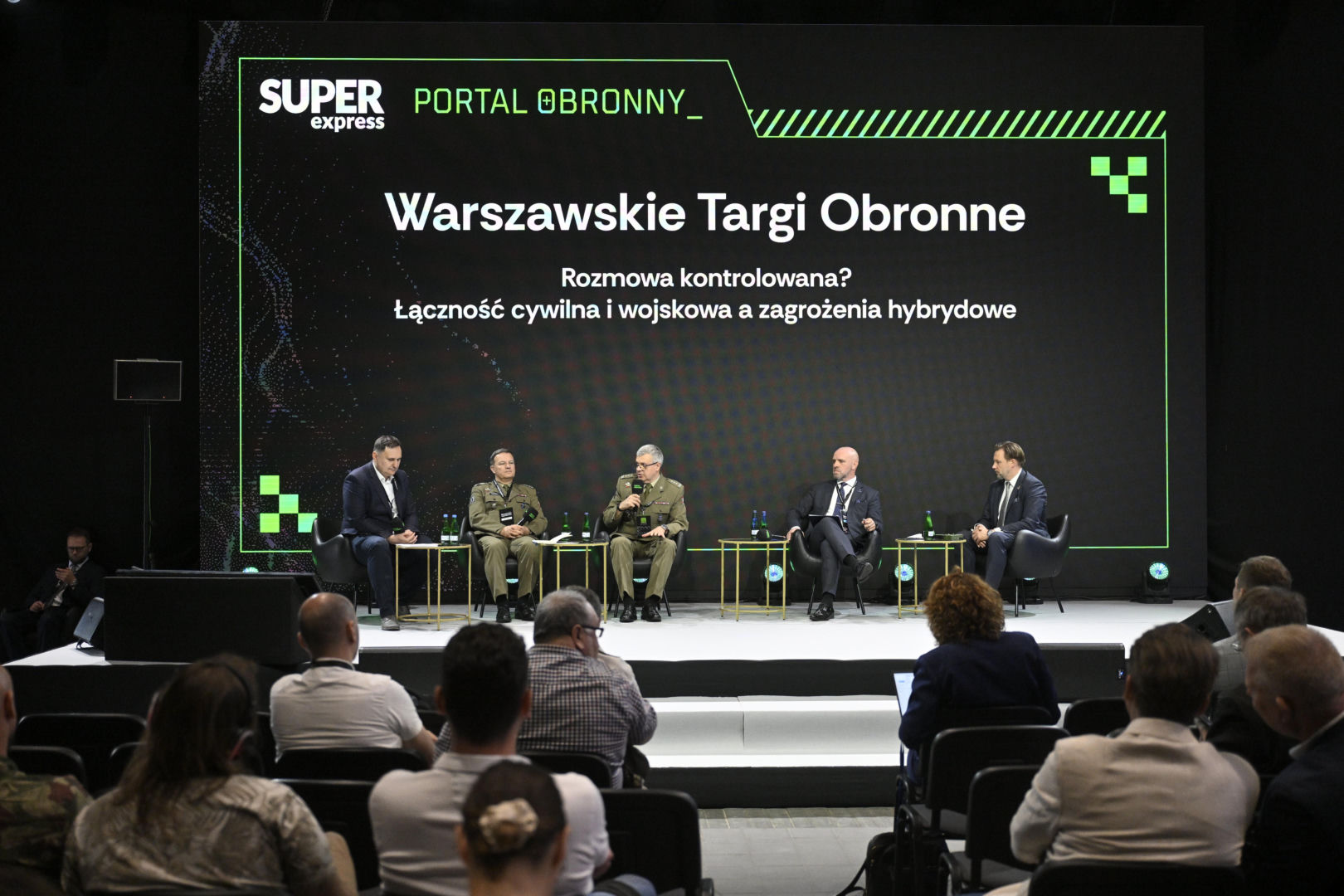 Warszawskie Targi Obronne. Scena Biała Rozmowa kontrolowana? Łączność cywilna i wojskowa a zagrożenia hybrydowe
