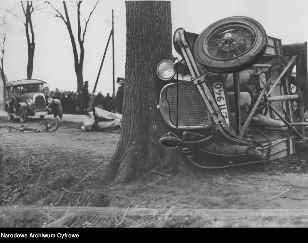  Wypadek samochodowy na trasie Poznań-Żegrze w 1936 roku