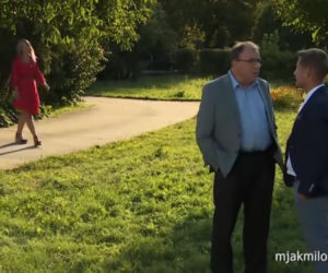 M jak miłość odc. 1411. Paweł (Rafał Mroczek), Julka (Joanna Kuberska), ojciec Julki (Bogdan Kalus)