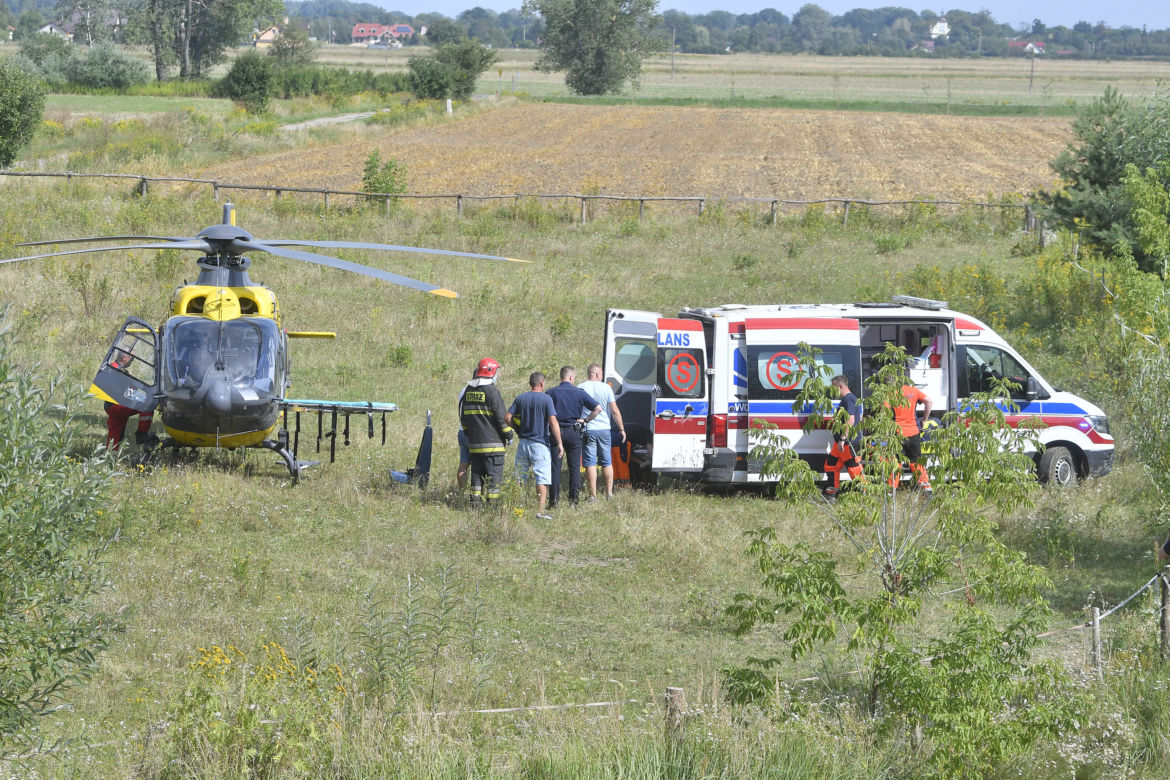 Helikopter wpadł do Wisły pod Zakroczymiem