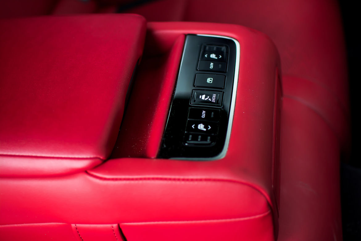 Lexus LS500h F-Sport