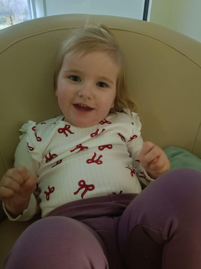 Waldemar Nawrocki i Adrian Domalewski pomagają Anielce